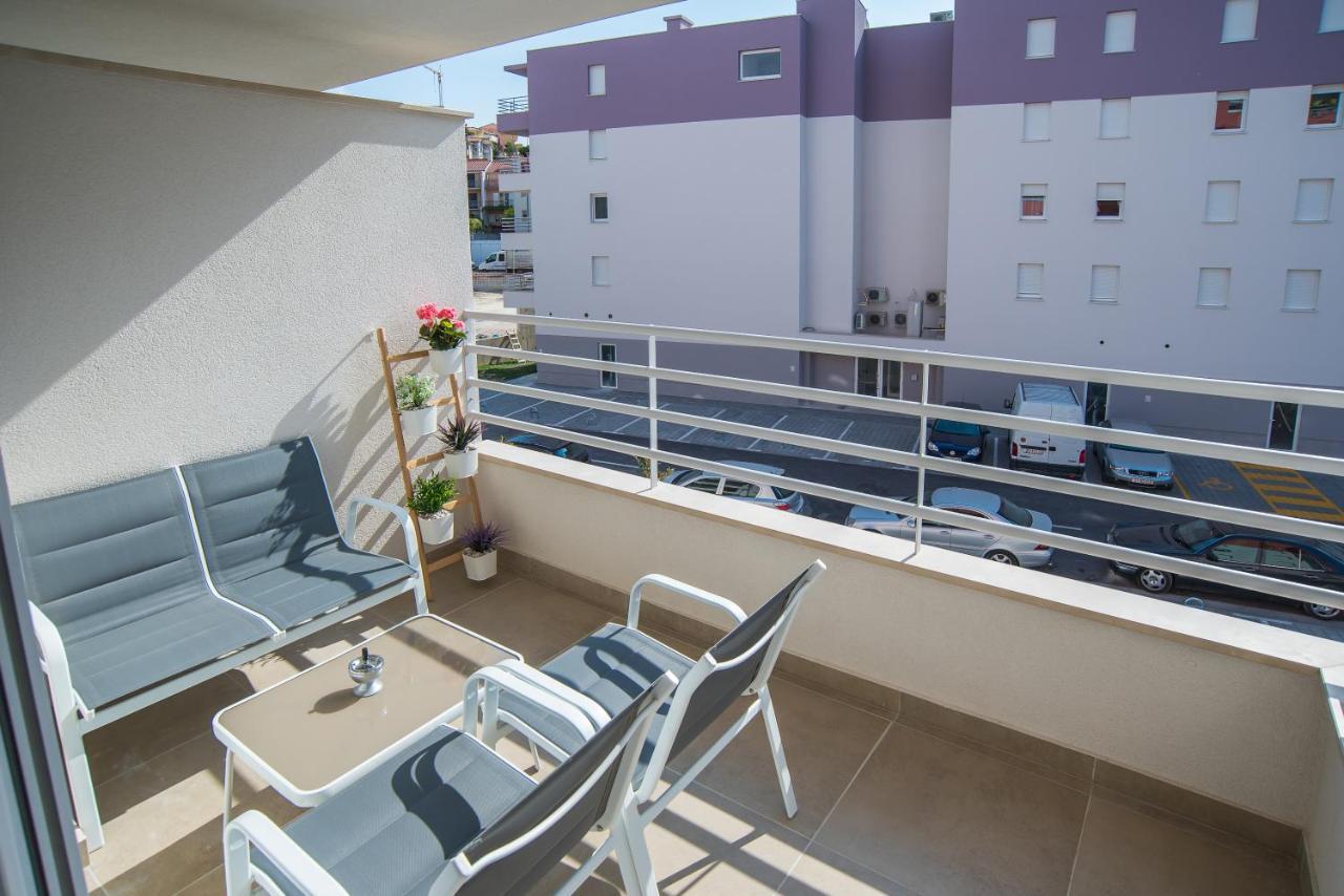 Rafael Apartment *
