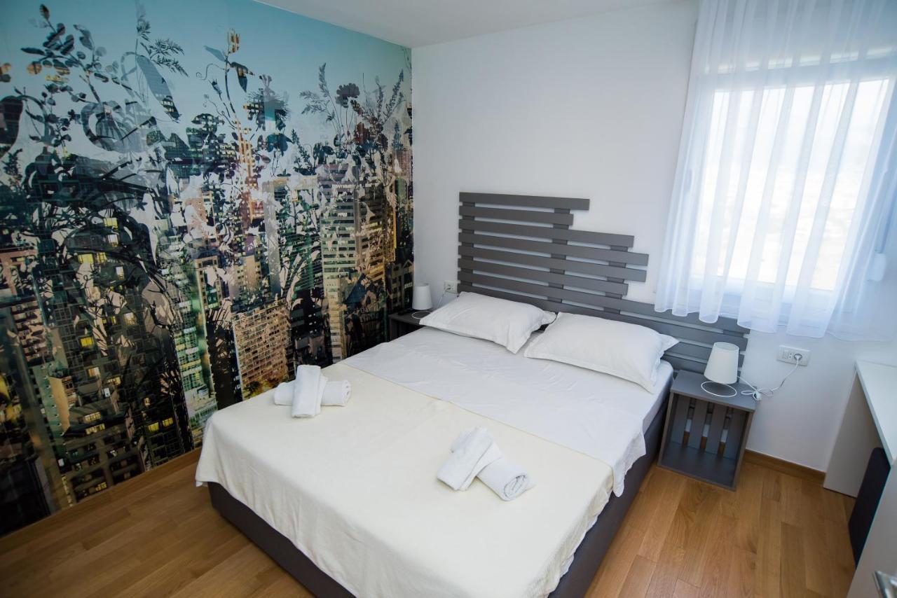 Rafael Apartment Split