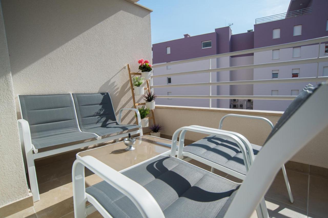 Rafael Apartment *